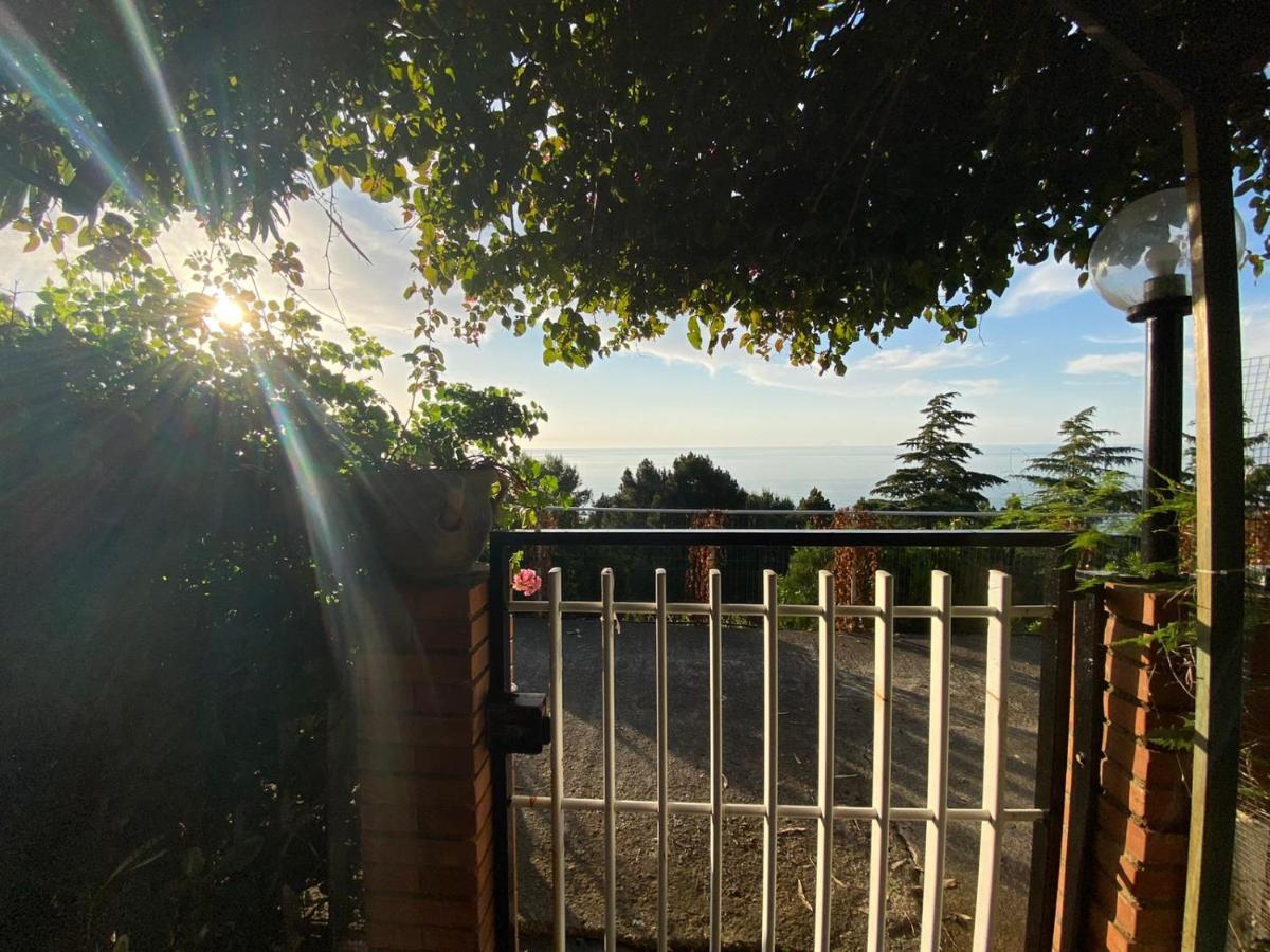 Villetta Sul Mare แอคเควโดลชิ ภายนอก รูปภาพ
