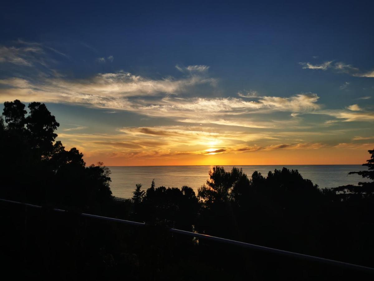 Villetta Sul Mare แอคเควโดลชิ ภายนอก รูปภาพ
