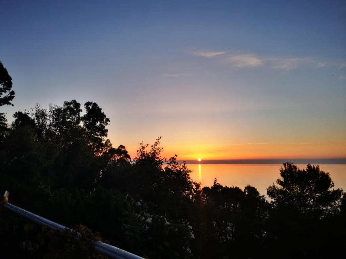 Villetta Sul Mare แอคเควโดลชิ ภายนอก รูปภาพ
