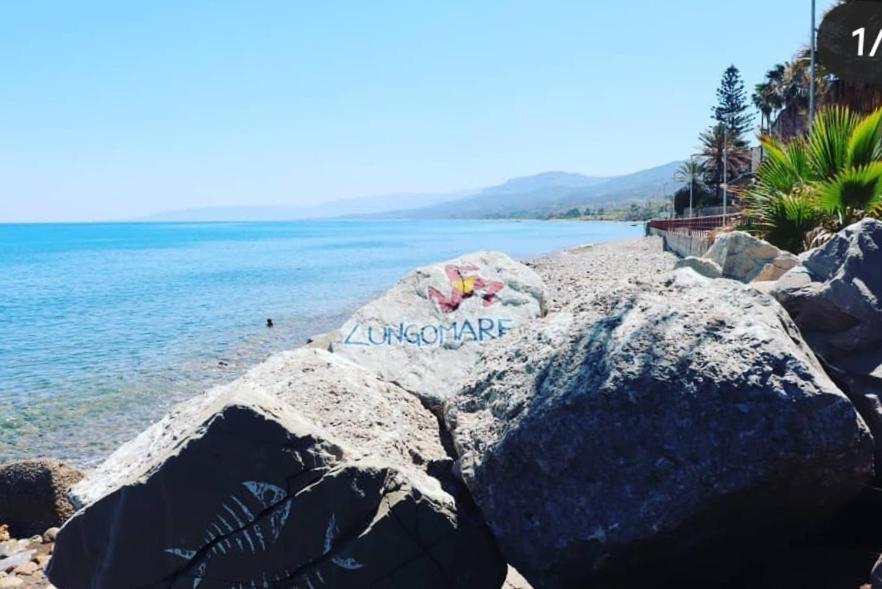 Villetta Sul Mare แอคเควโดลชิ ภายนอก รูปภาพ