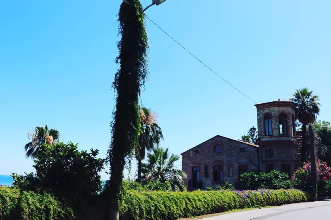 Villetta Sul Mare แอคเควโดลชิ ภายนอก รูปภาพ