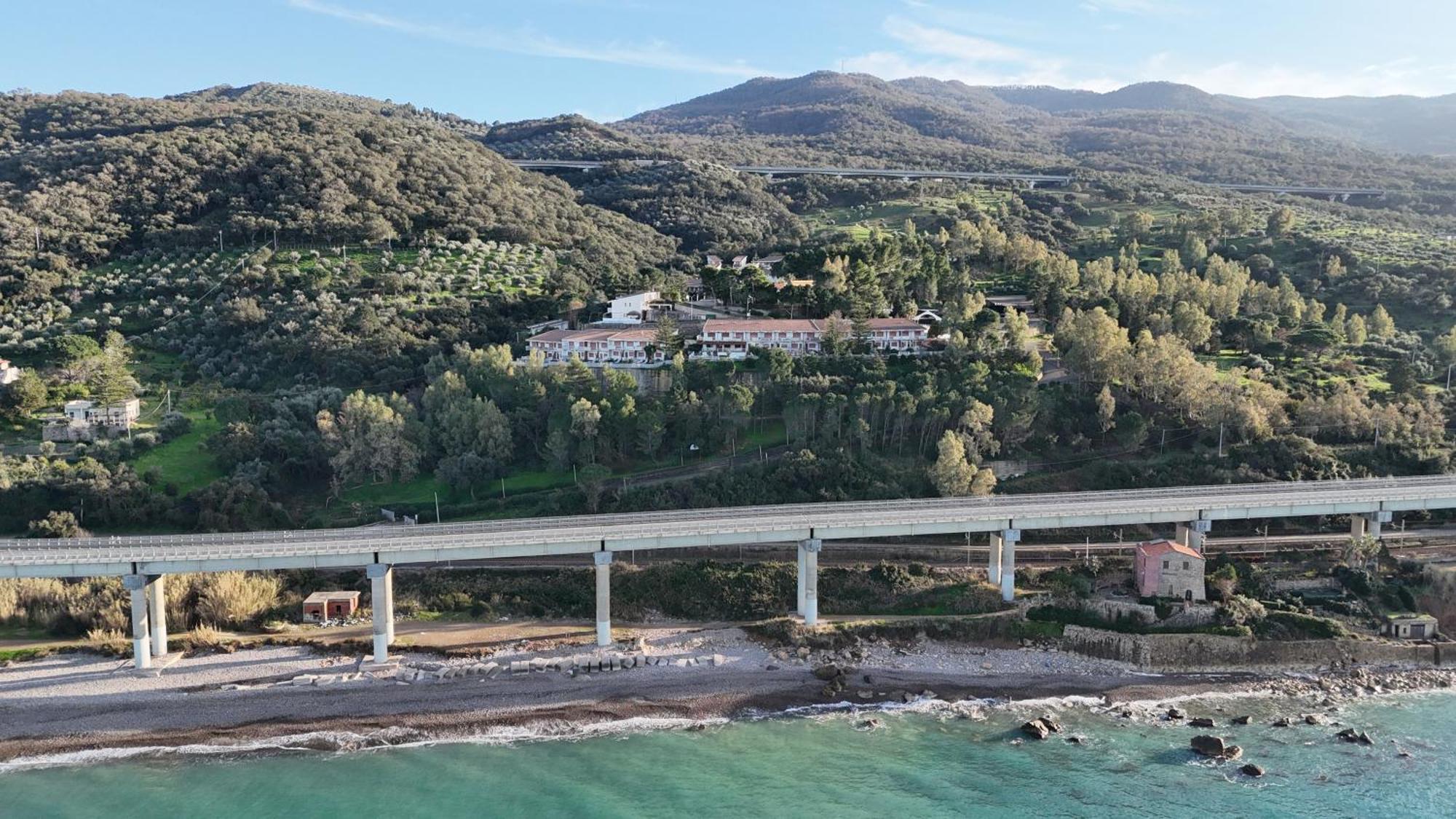 Villetta Sul Mare แอคเควโดลชิ ภายนอก รูปภาพ